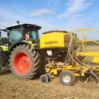 Claydon: le semoir polyvalent qui s'adapte à tous vos sols