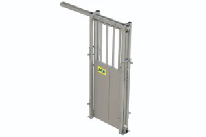 Porte coulissante pour l’arrière de la cage d’immobilisation